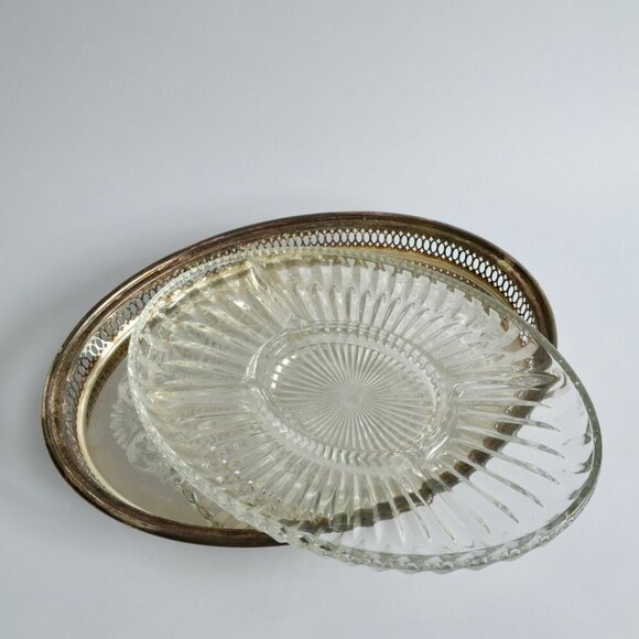 Vintage Silver Plate Large Glass Insert Serving Platter Divided Footed - Picture 5 of 5